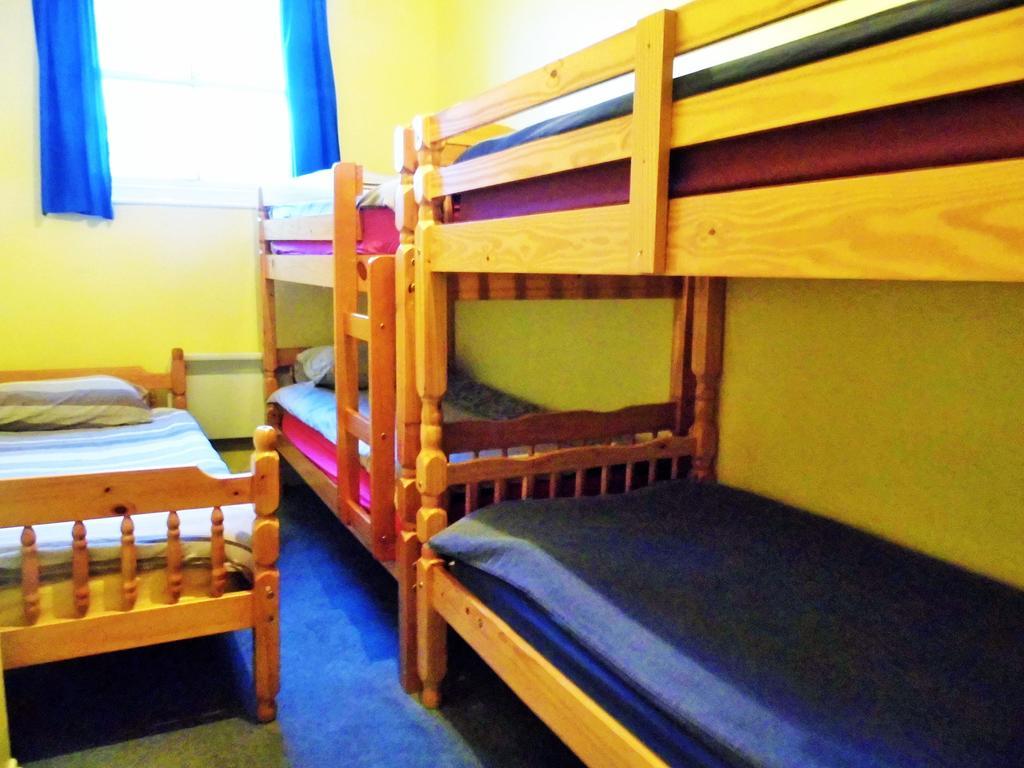 The Queens Hostel Бристол Стая снимка