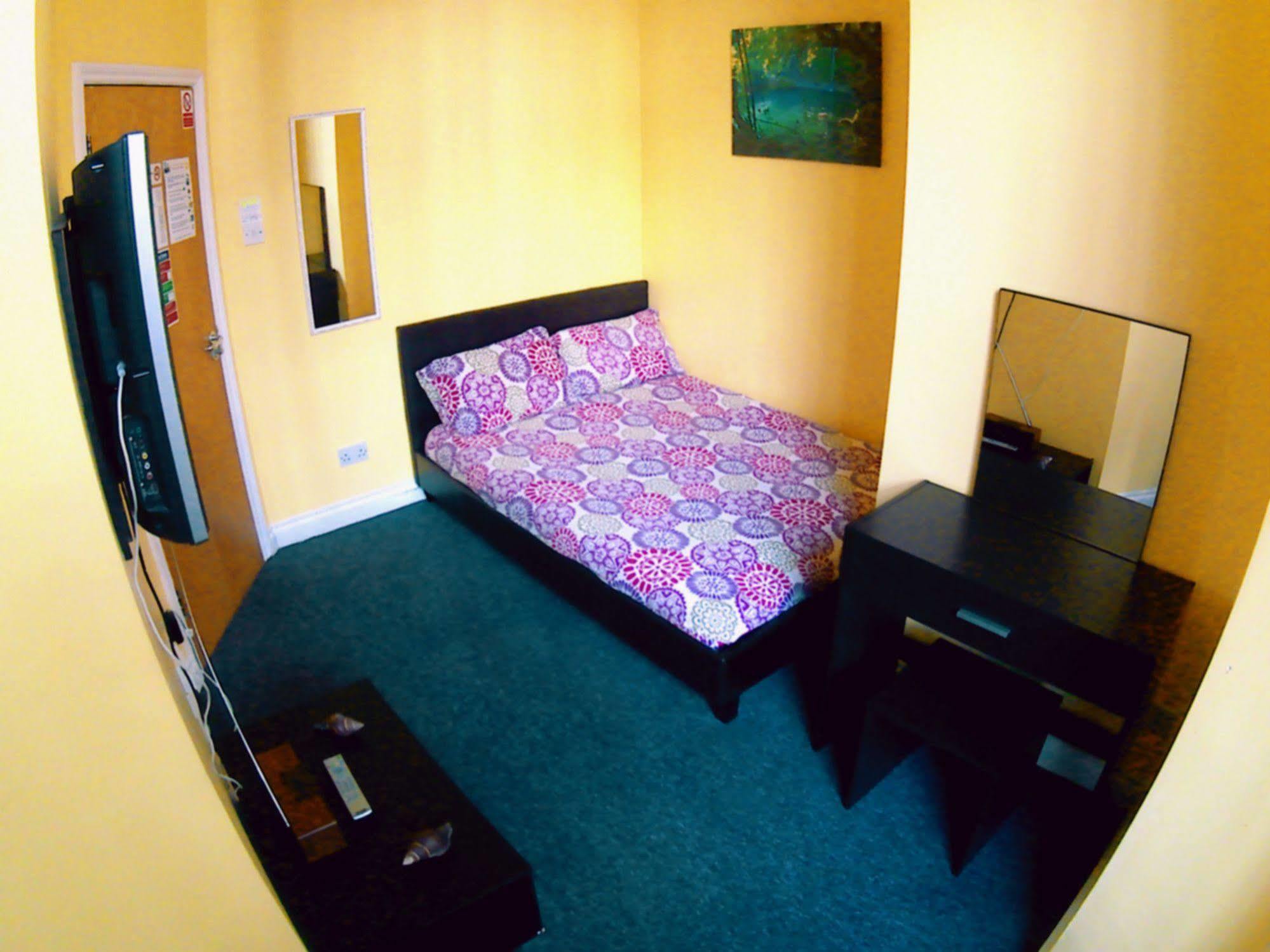 The Queens Hostel Бристол Екстериор снимка