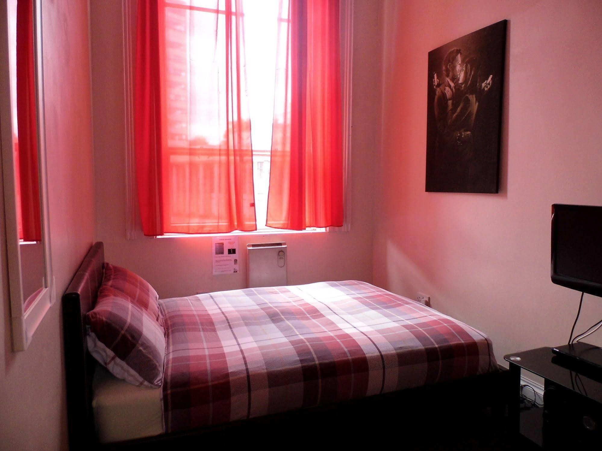 The Queens Hostel Бристол Екстериор снимка
